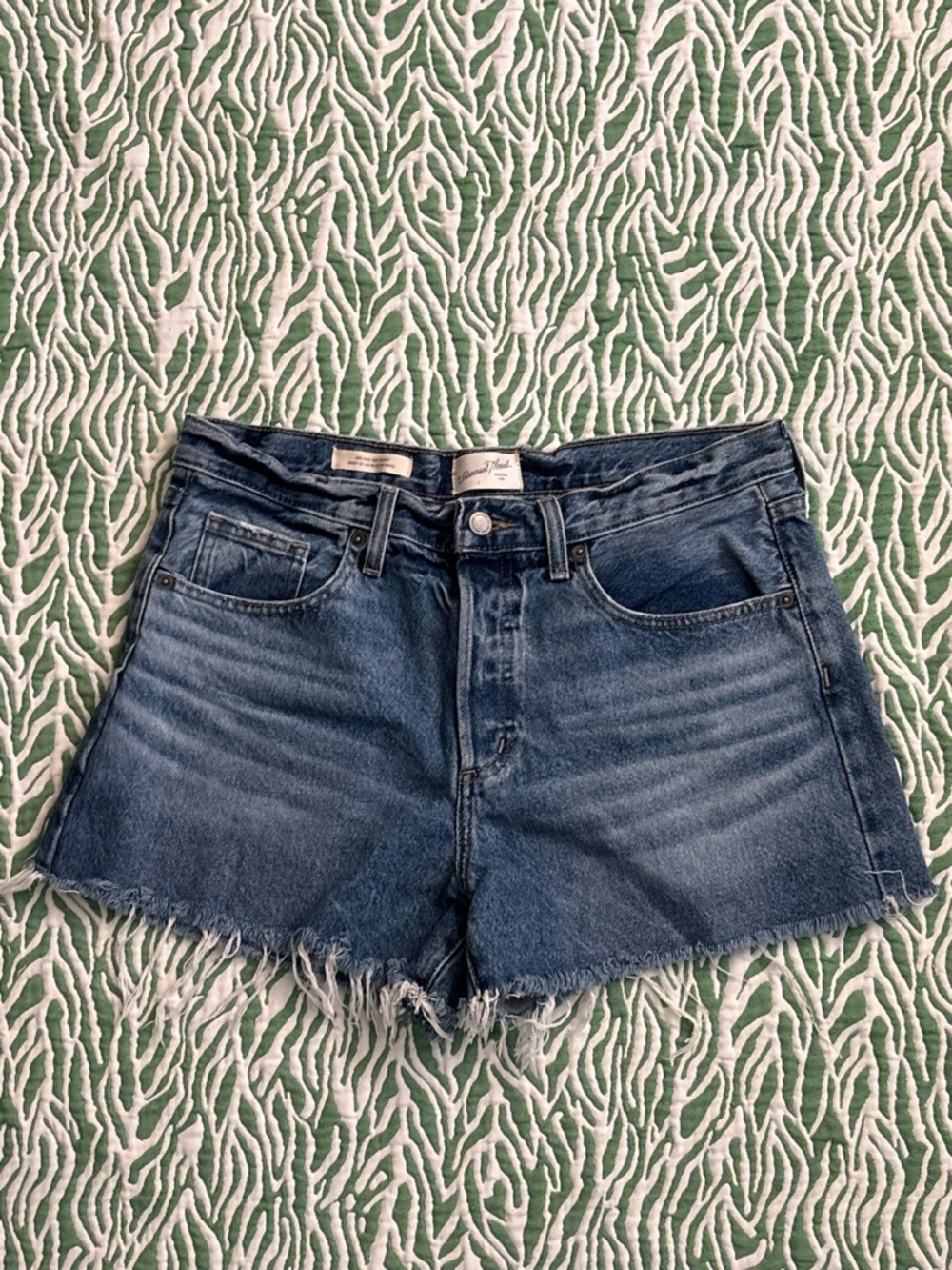 Universal Thread Medium Wash Denim Cutoff Shorts